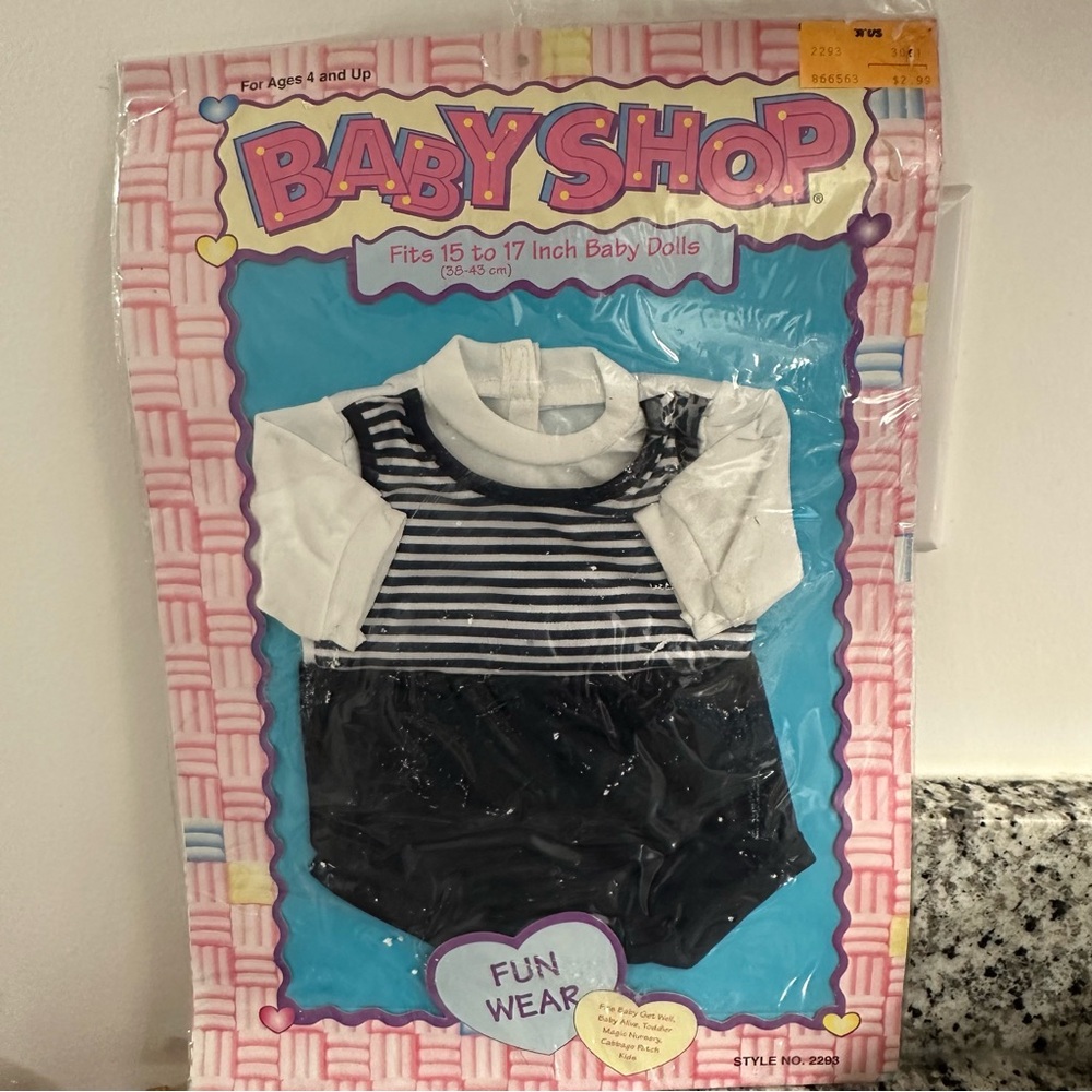 1997 VINTAGE TOYS “R” US Baby Shop CLOTHES AND ACCESSORIES BABY DOLLS
